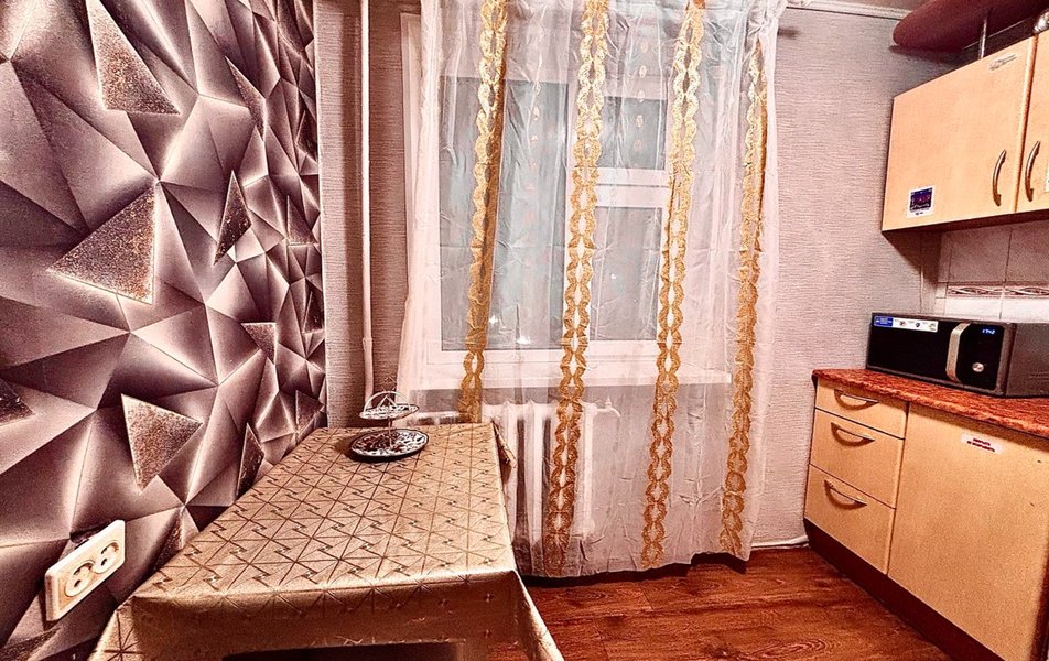Сутки на Мира 36А 1*