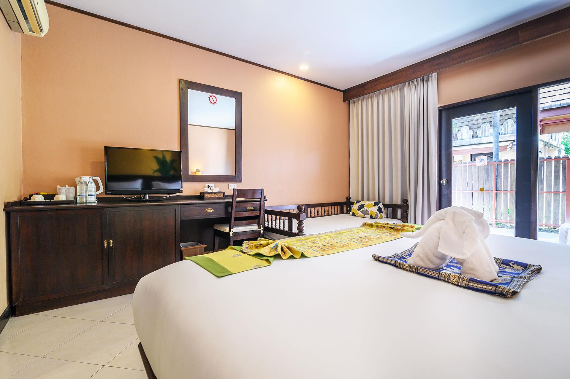 Phuket kata resotel. Phuket Kata Resotel 3. Clarion Hotel Phuket. Отель памоокко ката Пхукет.