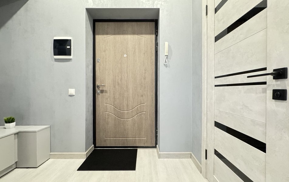 На Елькина 91 3*