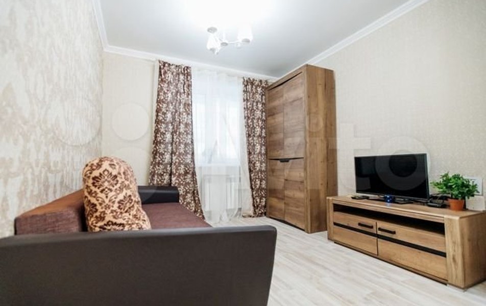 Флэт 40 на Пухова 31 3*