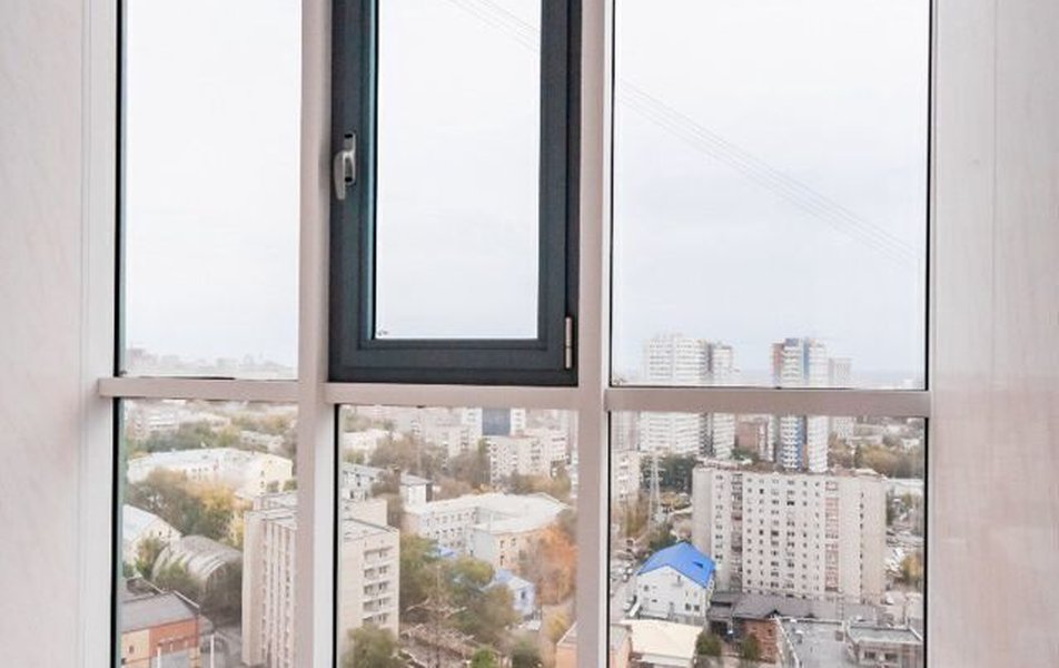 Алира на Гвардейском 13 3*