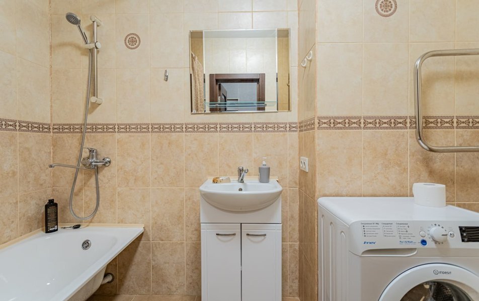На Братьев Кашириных 3*