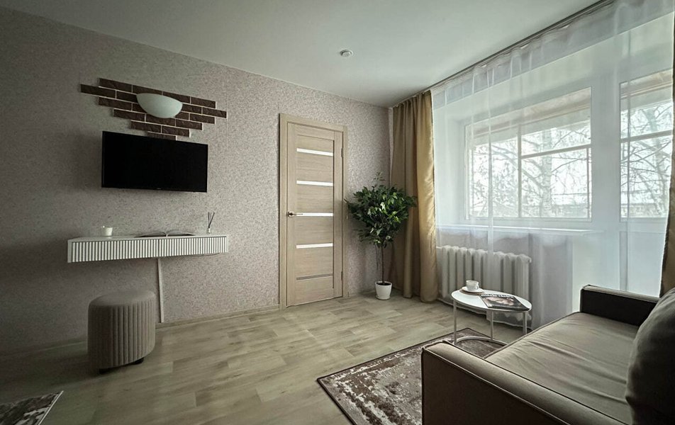 На Прыгунова 122 3*