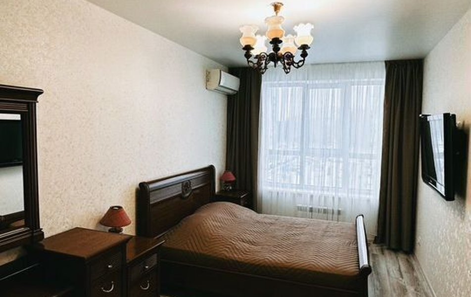 На проспекте Победы 97А 3*