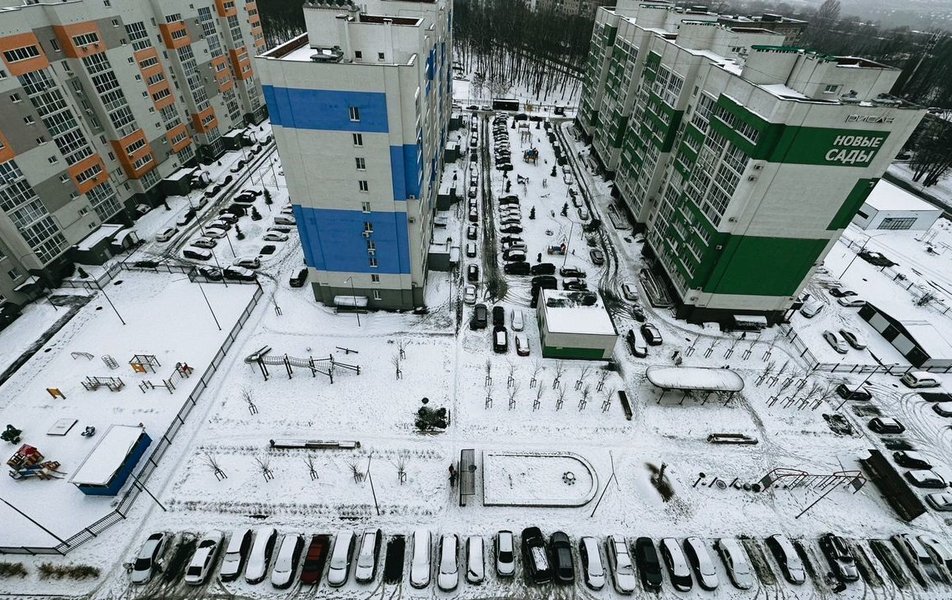 На проспекте Победы 97А 3*