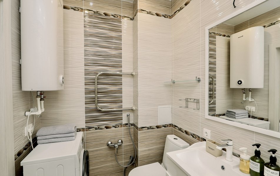 4 Угла на Максима Горького 163 3*