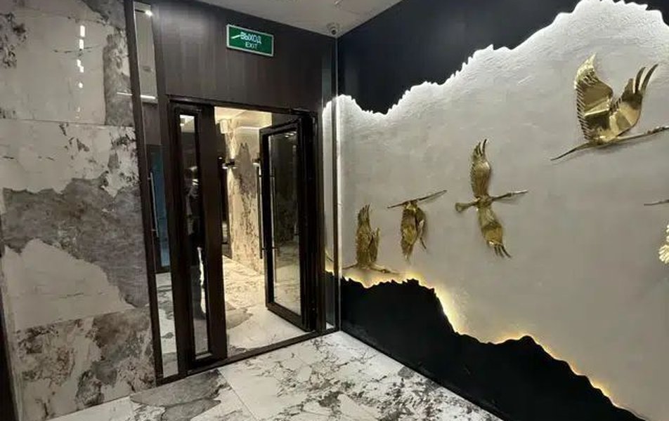 Белый дом на Михаила Николаева 2\/3с1 3*