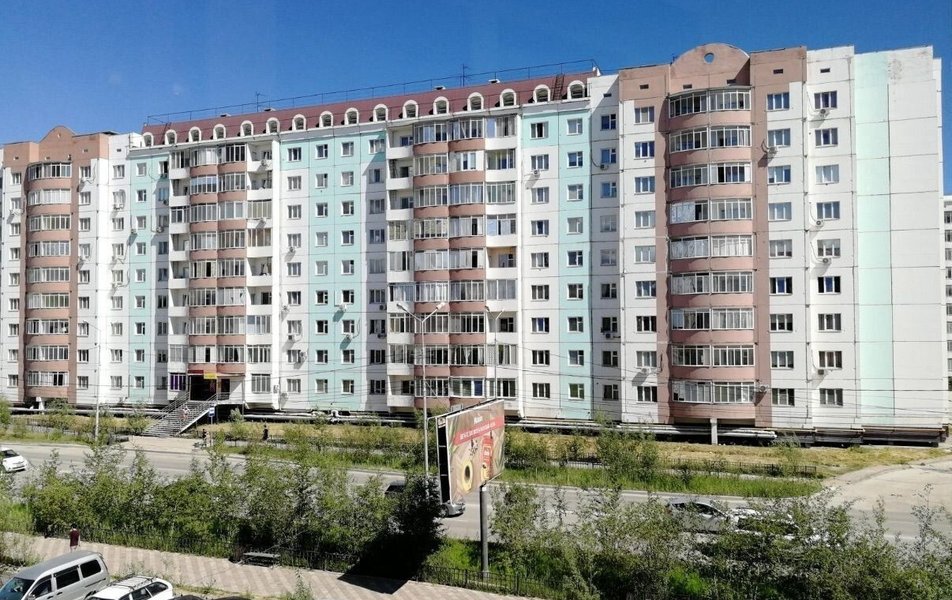 Белый дом на Петровского 32 3*