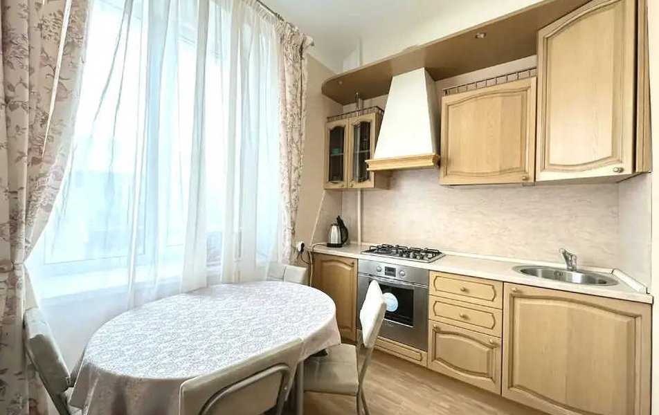 Авантаж на Кирова 26 3*