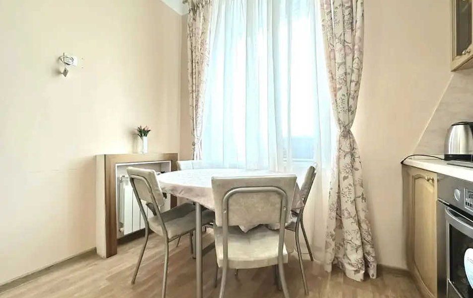Авантаж на Кирова 26 3*