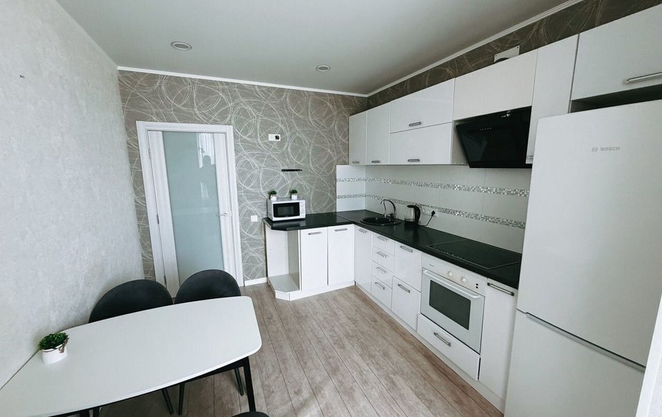 На Тамбовской улице 1Б 3*
