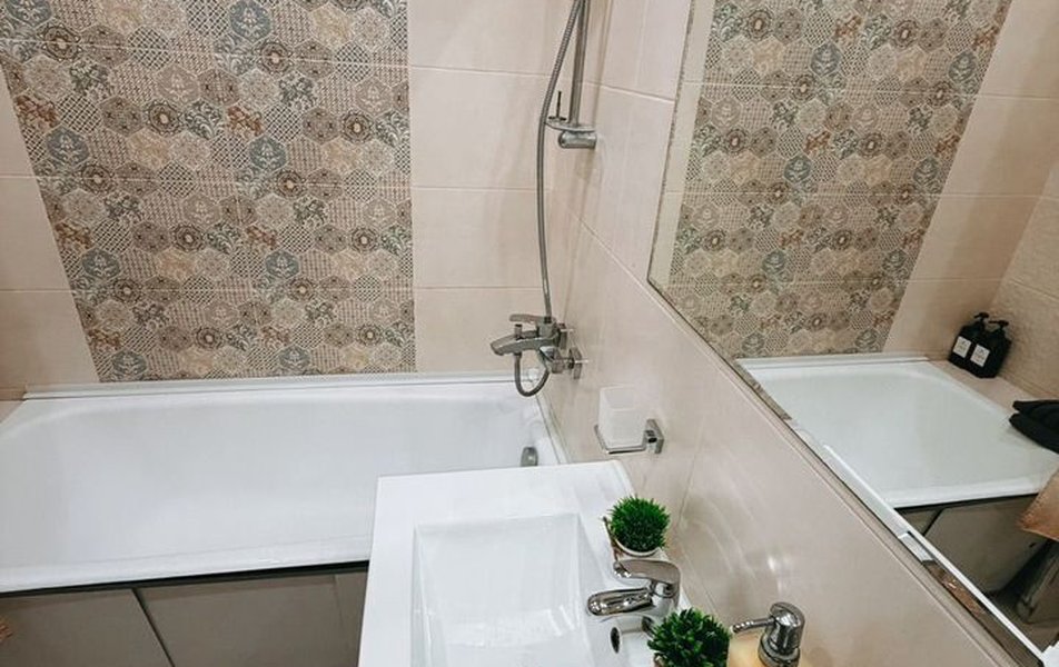 На Тамбовской улице 1Б 3*