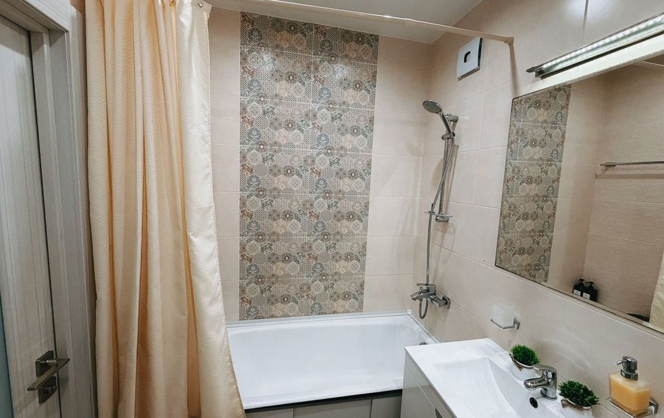 На Тамбовской улице 1Б 3*