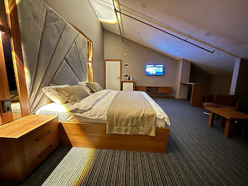 Vipinn hotels 3*