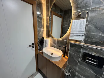 Vipinn hotels 3*