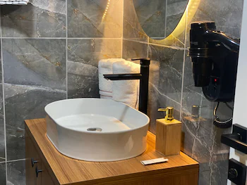 Vipinn hotels 3*