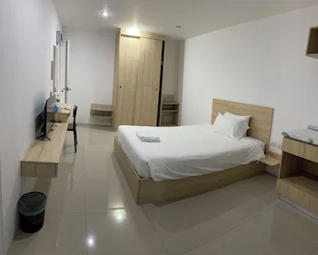 Baan Mae Suvarnabhumi Airport 2*