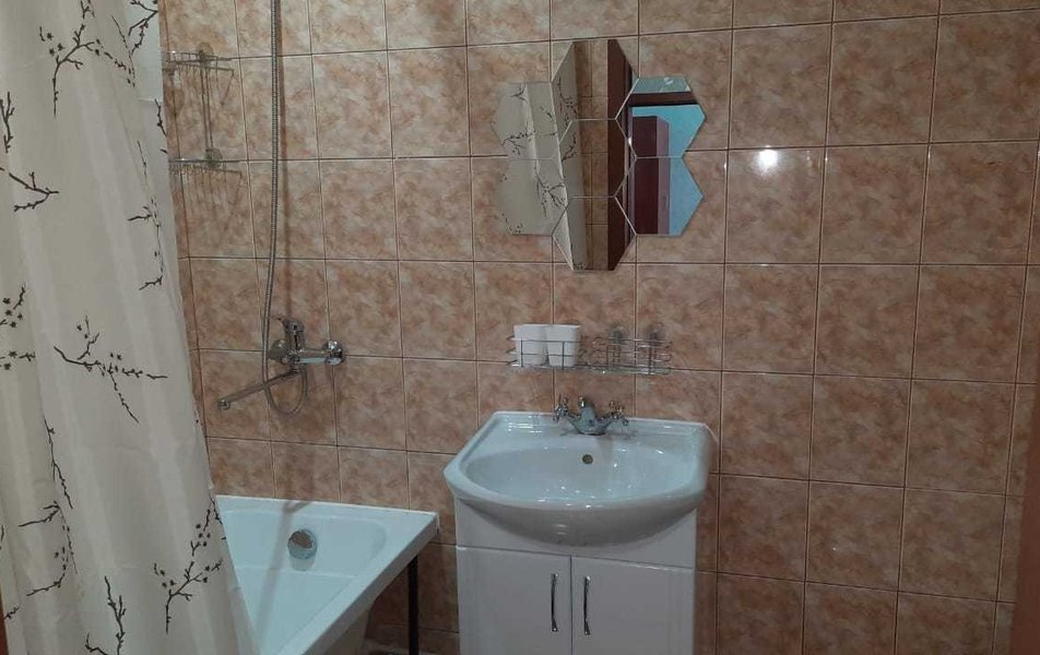 Погостим на Карпенко 4В 2*