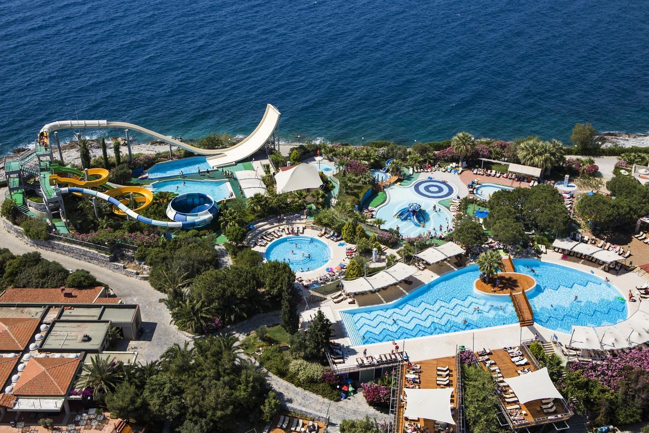 Pine Bay Holiday Resort 5*