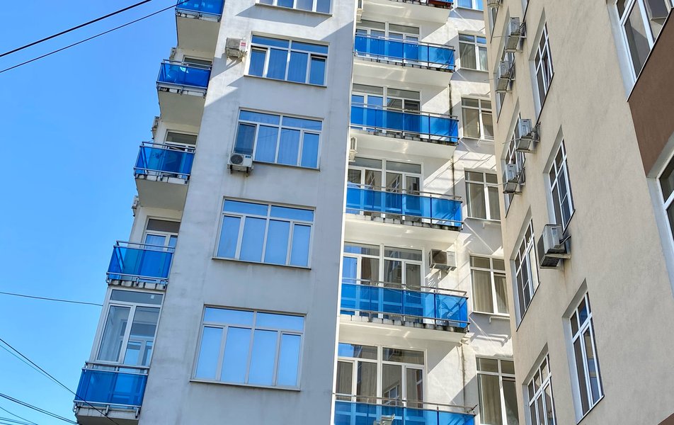 На Анапской 19 3*