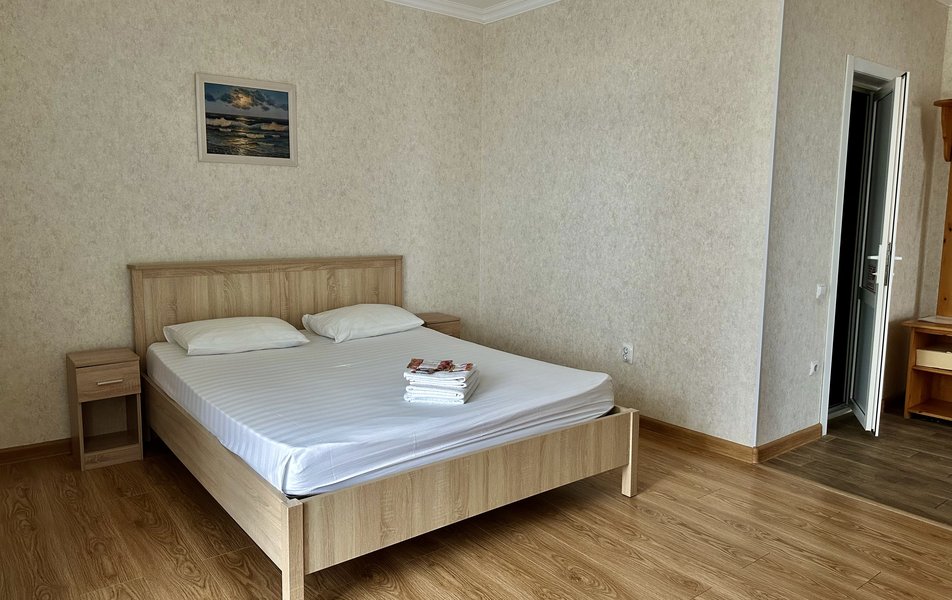 Оливия 3*
