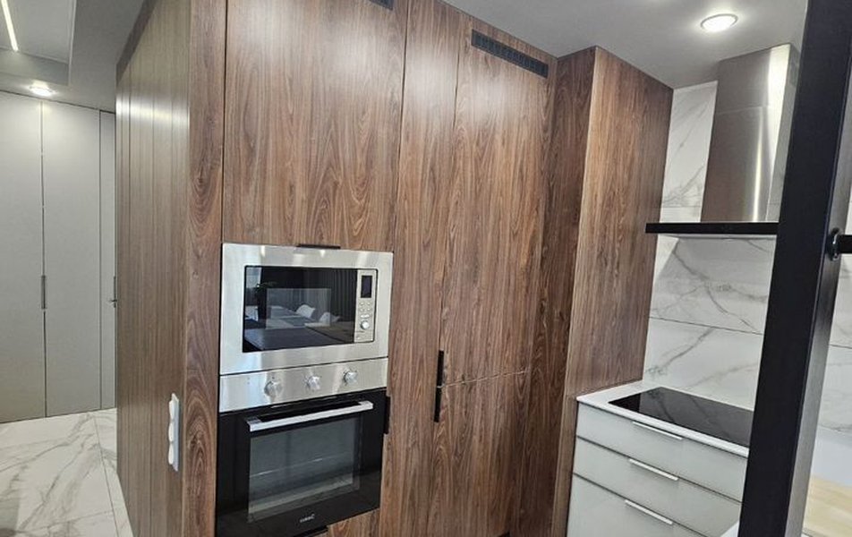 На Фурманова 27 3*