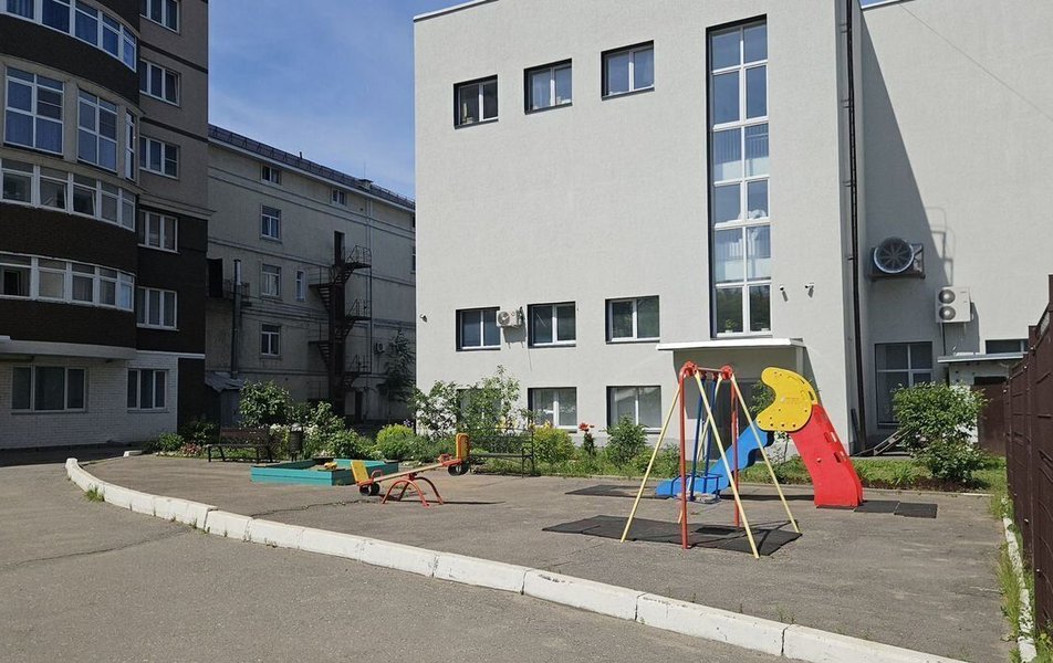 На Фурманова 27 3*