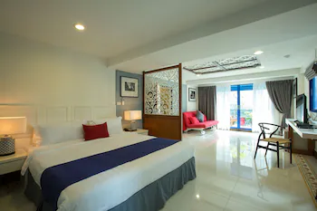 Nandha Hotel 3*