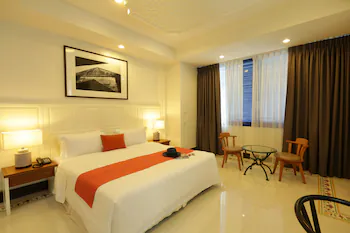 Nandha Hotel 3*