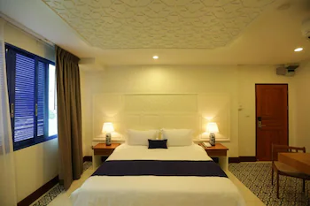 Nandha Hotel 3*