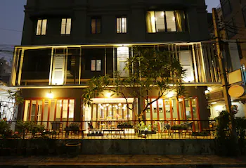Nandha Hotel 3*
