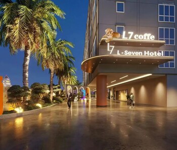 L-Seven Hotel 3*