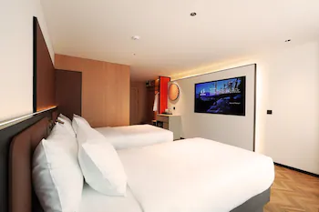 L-Seven Hotel 3*