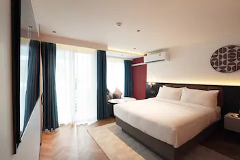 L-Seven Hotel 3*