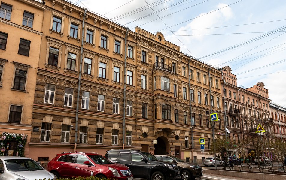 Ветка на Большой Московской 3*