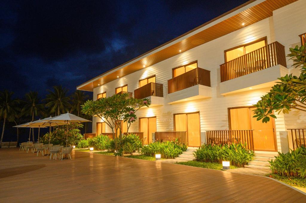 Nouveau Resort 4*