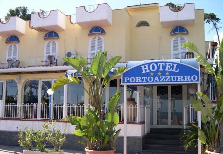 Porto Azzurro Hotel 3*