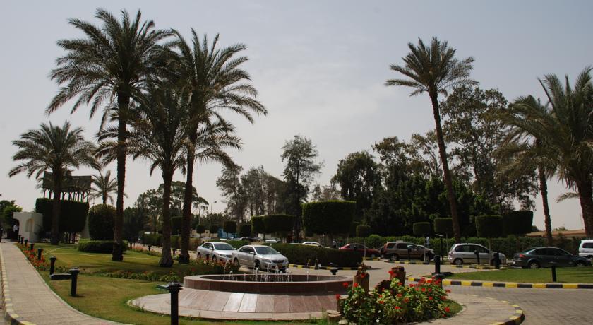 Pyramids Park Resort Cairo 5*