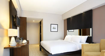 Santika Beach 4*