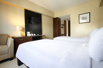 Santika Beach 4*