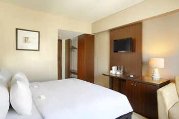 Santika Beach 4*