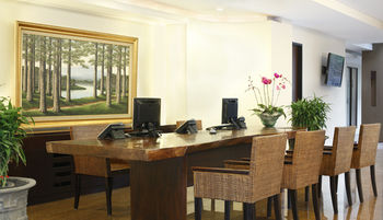 Santika Beach 4*