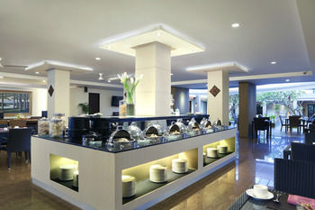 Santika Beach 4*