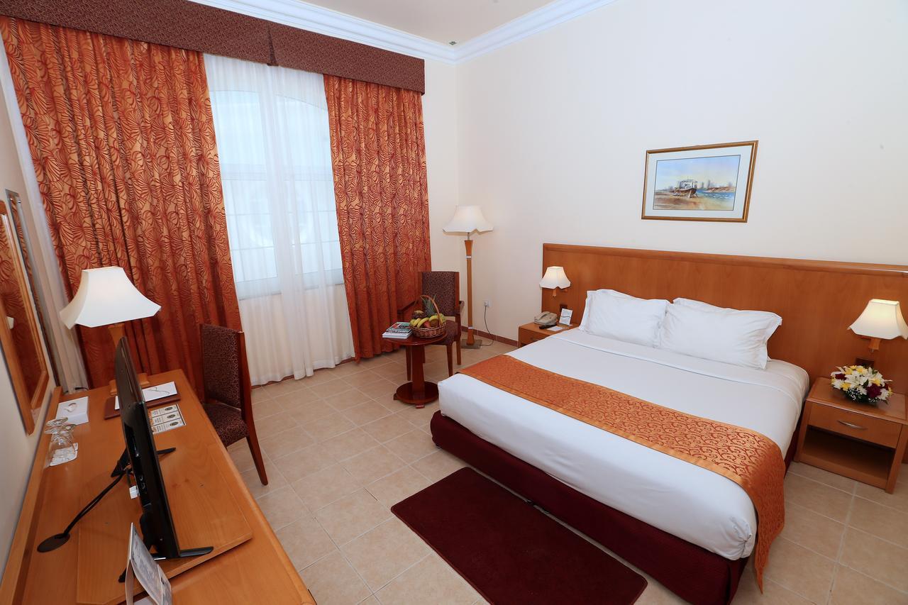 Sharjah Premiere Hotel & Resort 3*
