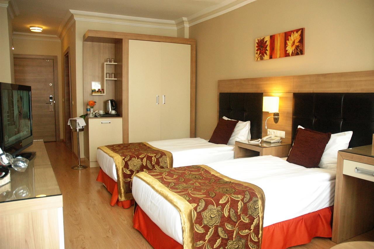 Suite Laguna Hotel 3*