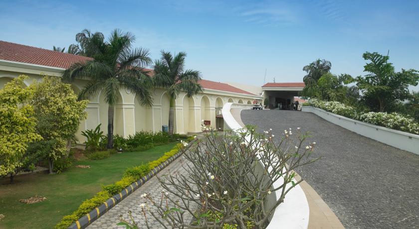 The Zuri Varca Goa White Sands Resort