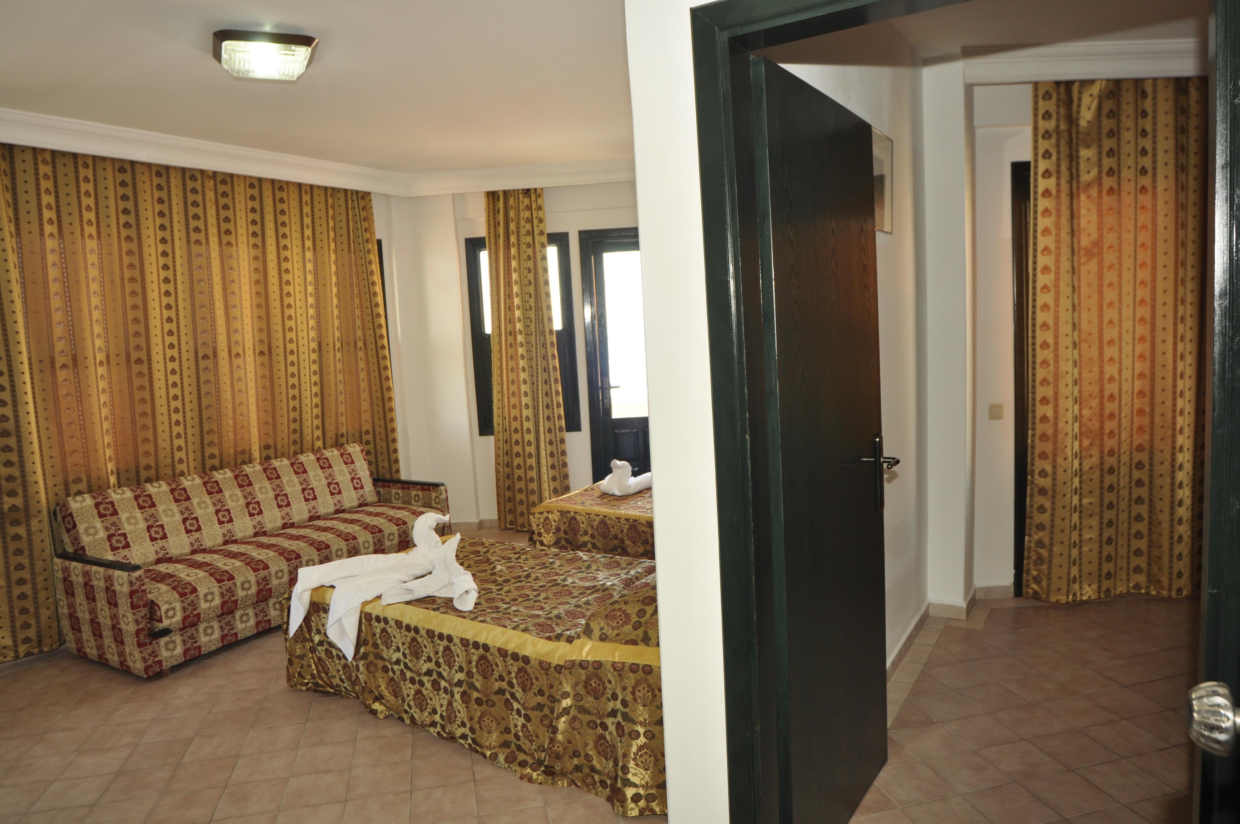 Gold Twins Family Beach Hotel 3*