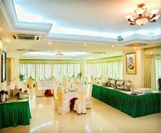 Bamboo Green Central Hotel 3*