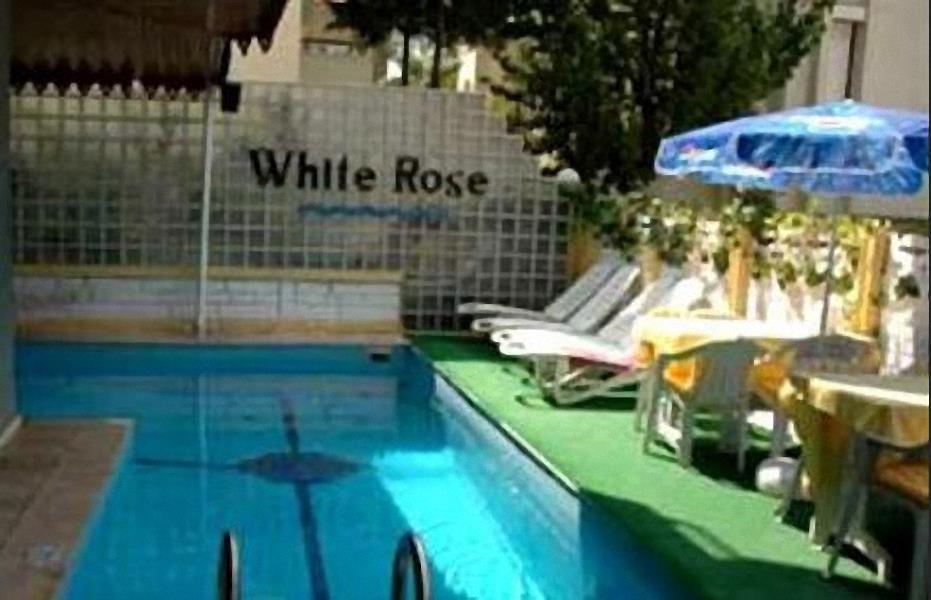 White Rose 3*