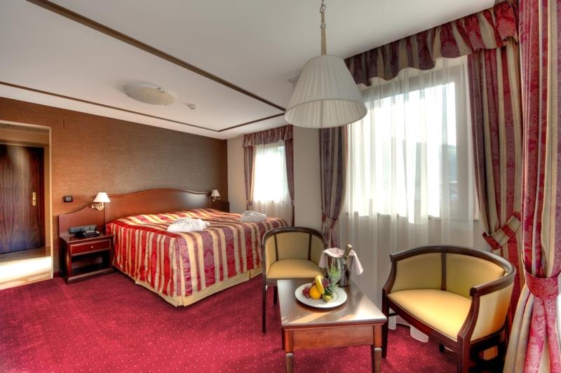 Hotel Zur Burg 4*